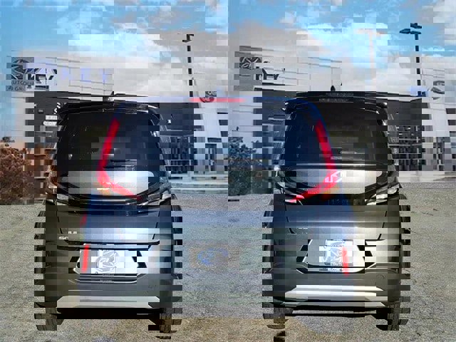 Used 2023 Kia Soul LX w/ LX Technology Package image 4