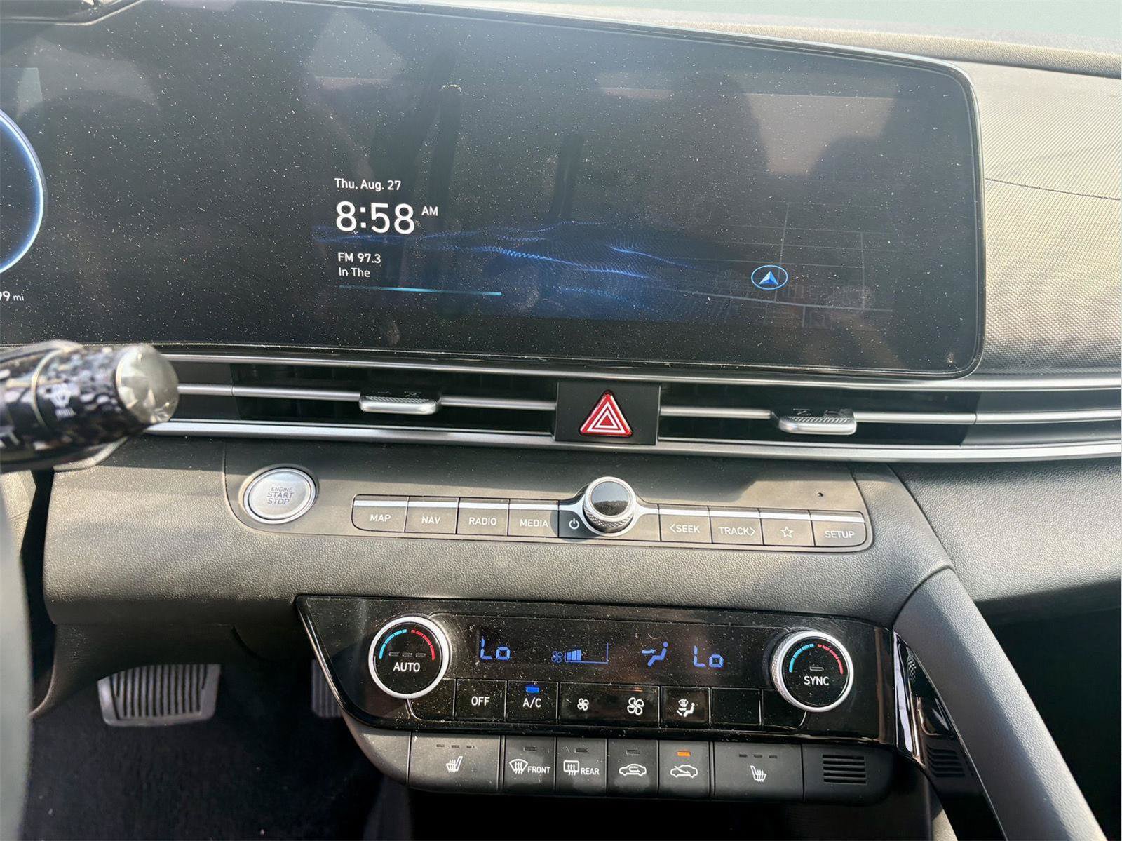 Used 2025 Hyundai Elantra SEL FWD image 13