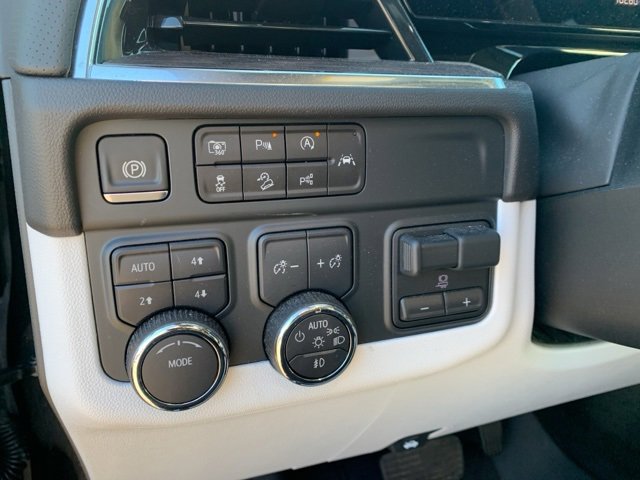 Used 2025 Chevrolet Tahoe Premier w/ Sun And Tow Package image 16