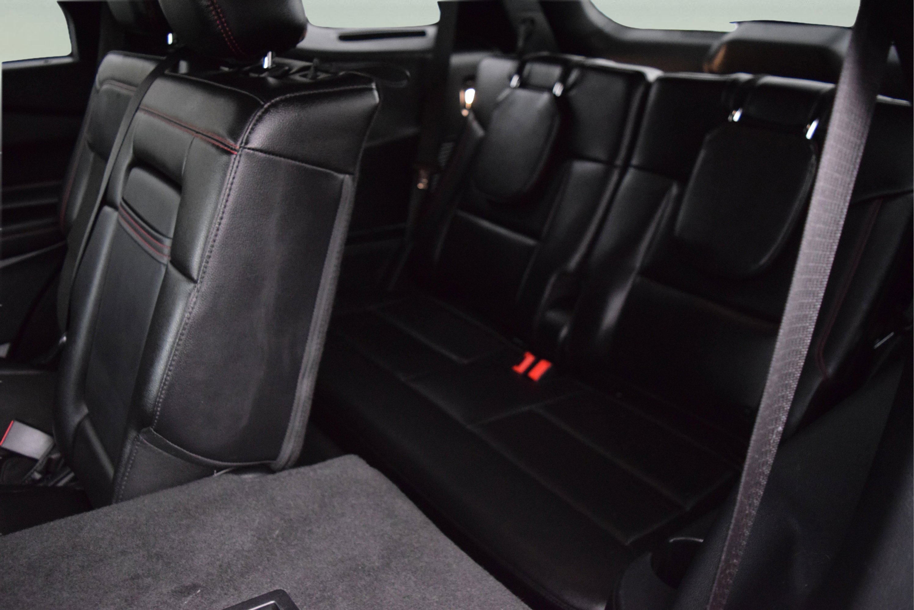 Certified 2023 Ford Explorer ST-Line image 9