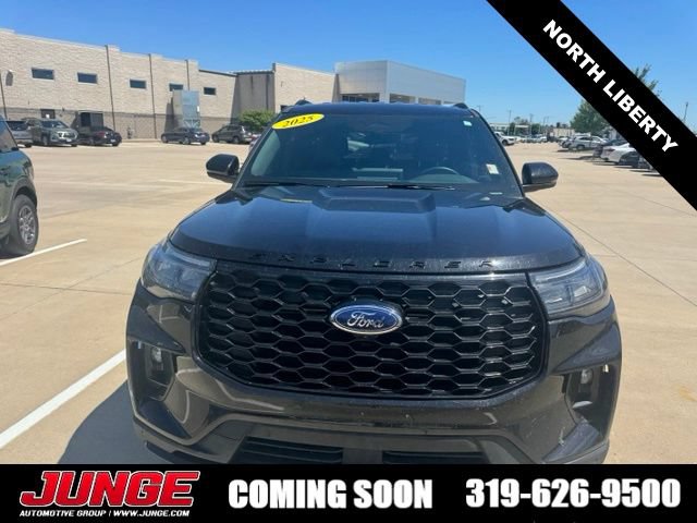 Certified 2025 Ford Explorer ST-Line AWD/4WD image 2