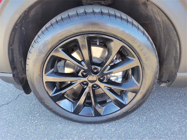 Certified 2023 Ford Explorer Platinum w/ Class IV Trailer Tow Package image 31