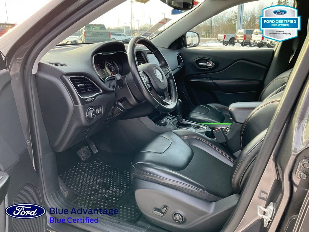 Used 2019 Jeep Cherokee Trailhawk w/ Cold Weather Group image 12