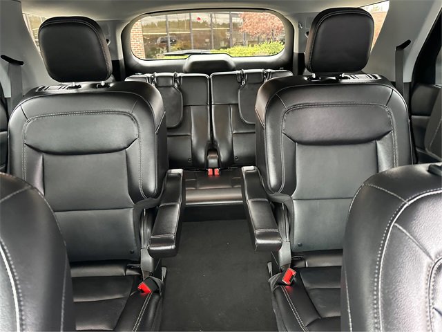 Certified 2023 Ford Explorer Limited w/ Equipment Group 301A image 18