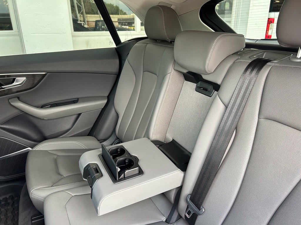 Used 2020 Audi Q8 Premium Plus AWD/4WD image 30