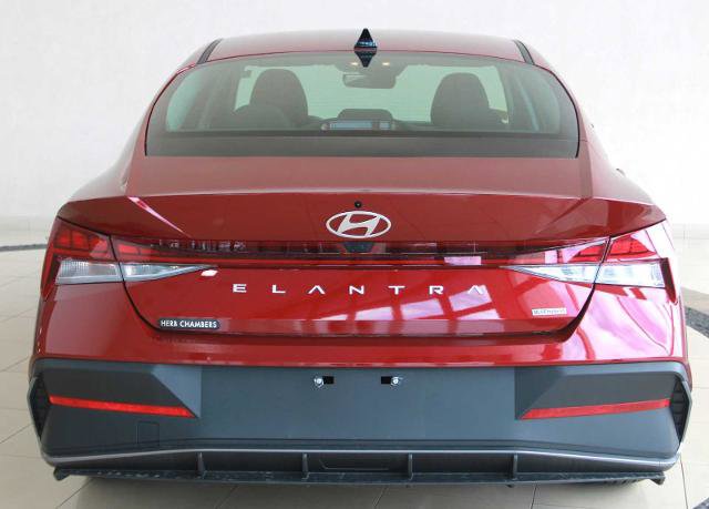Used 2024 Hyundai Elantra Blue FWD image 13