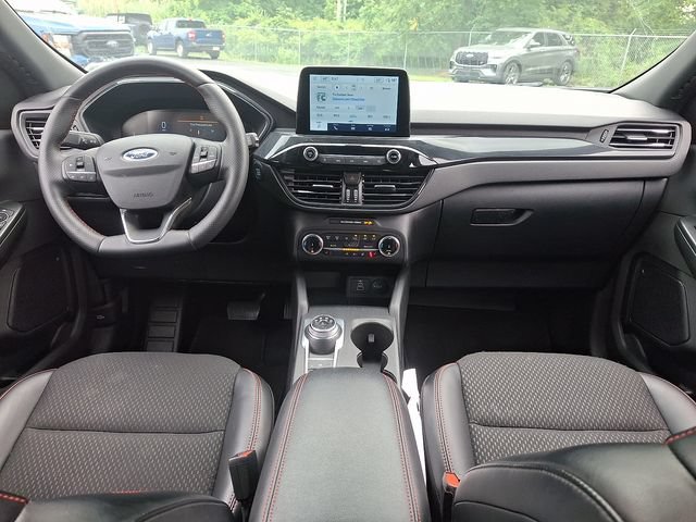 Certified 2025 Ford Escape ST-Line Select AWD/4WD image 18