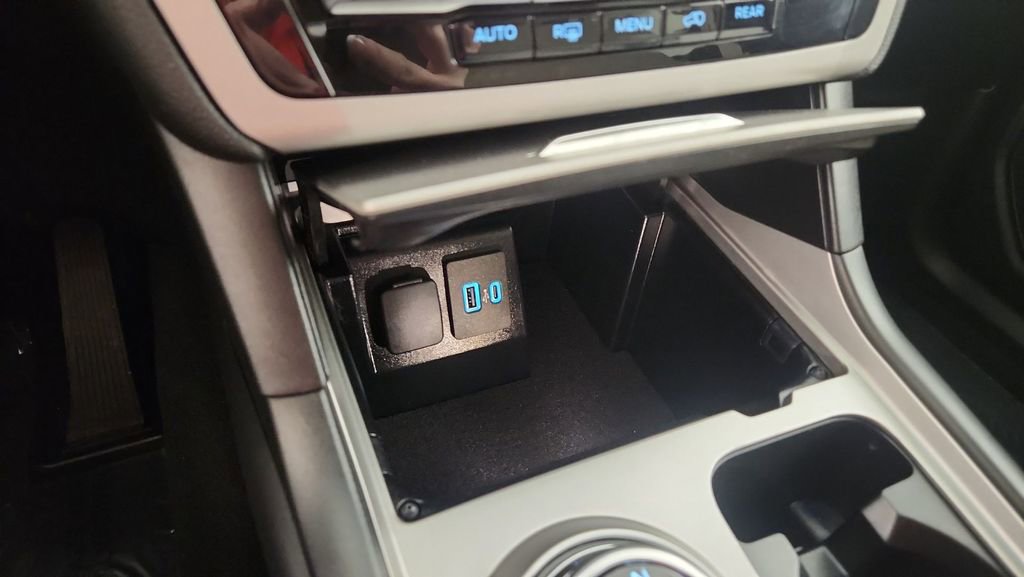 Certified 2023 Ford Explorer XLT image 18