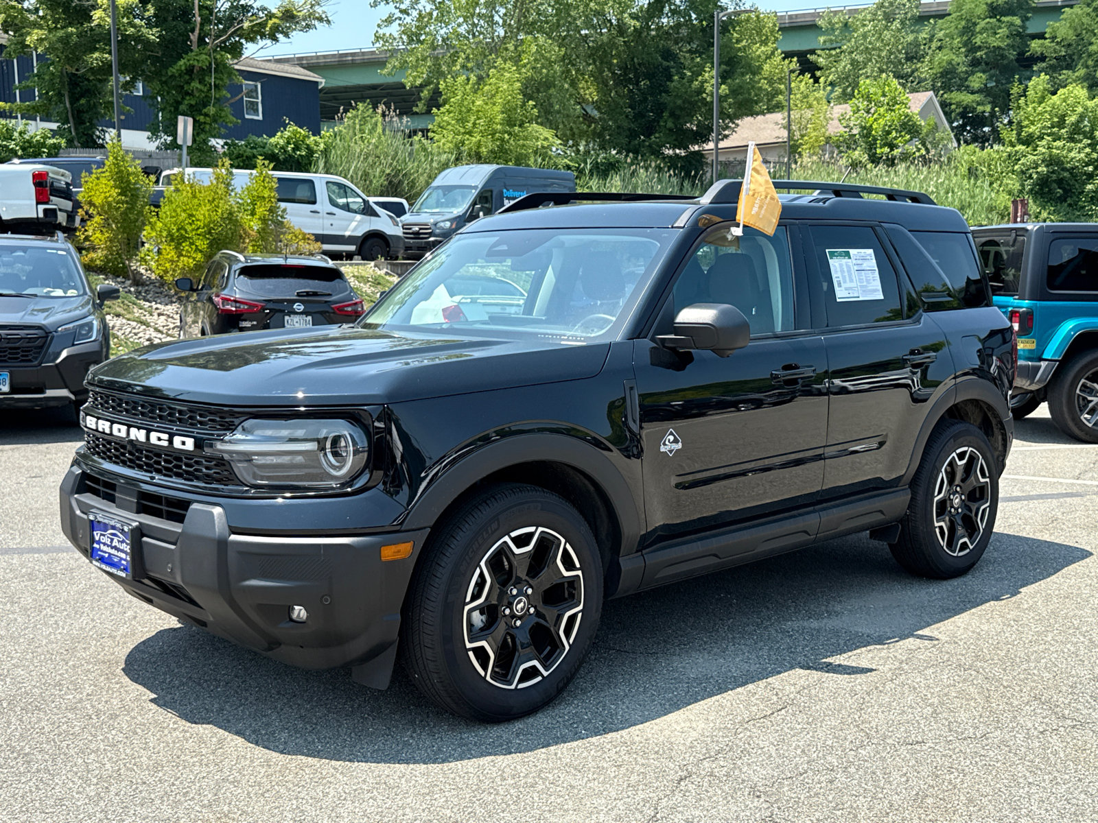 Certified 2025 Ford Bronco Sport Outer Banks w/ Outer Banks Tech Package+ AWD/4WD image 3