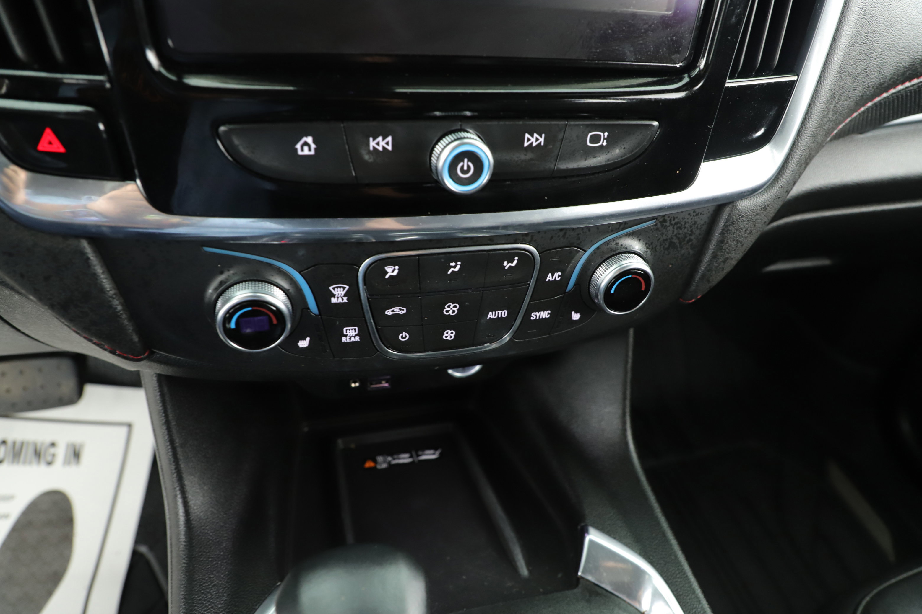 Used 2023 Chevrolet Traverse RS w/ LPO, Floor Liner Package image 16