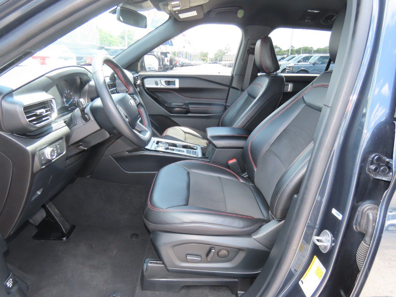 Certified 2022 Ford Explorer ST-Line RWD image 27