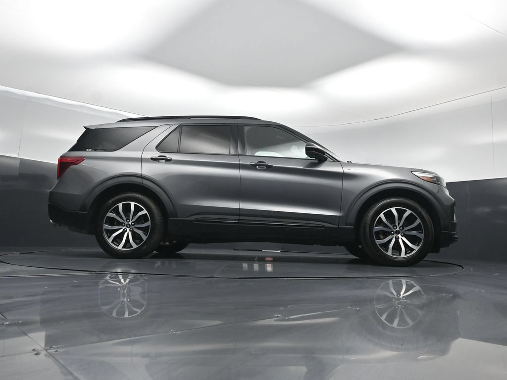 Certified 2023 Ford Explorer ST-Line w/ Class IV Trailer Tow Package RWD image 43