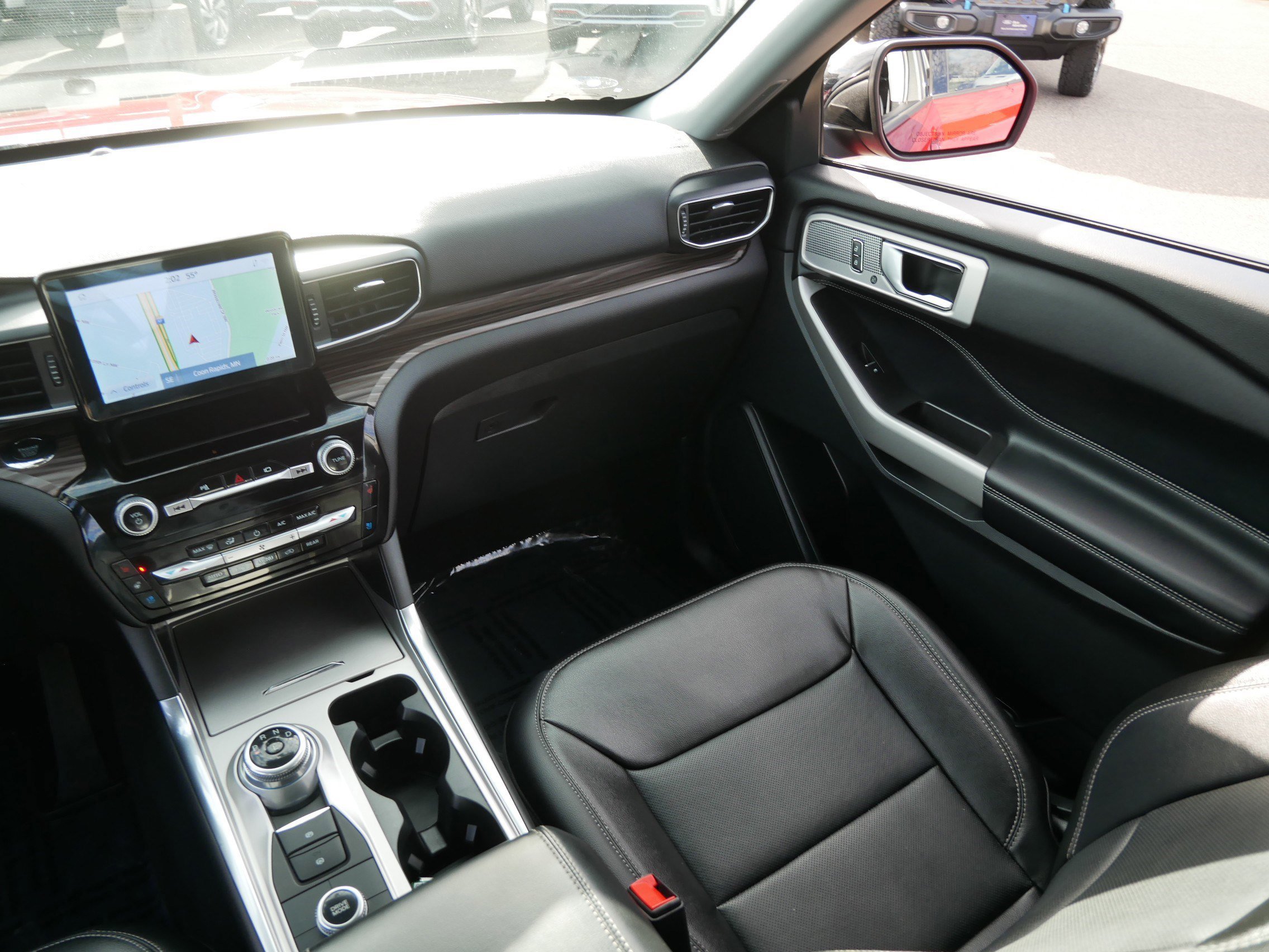 Certified 2022 Ford Explorer Limited w/ Equipment Group 301A image 11