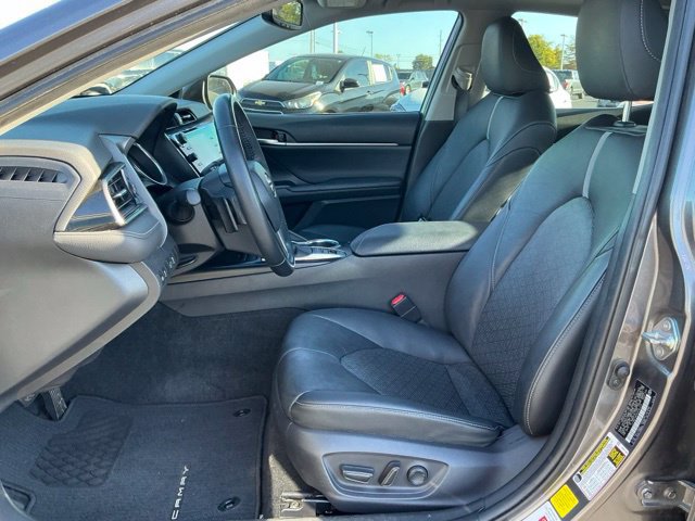 Used 2019 Toyota Camry XSE FWD image 18
