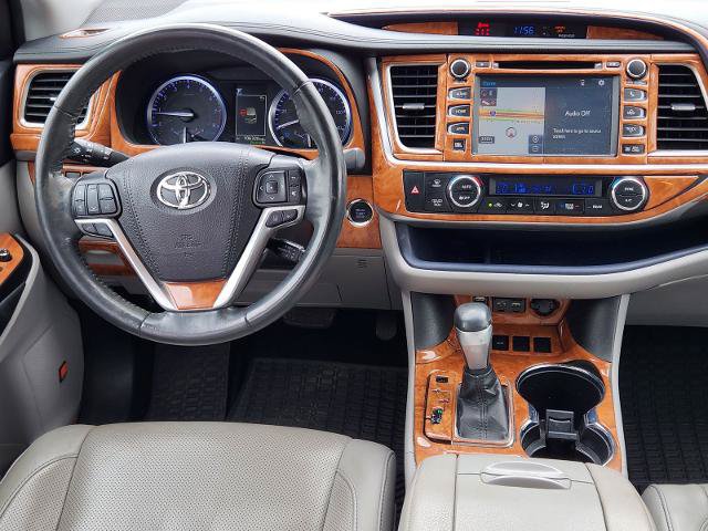 Used 2019 Toyota Highlander Limited Platinum FWD image 26
