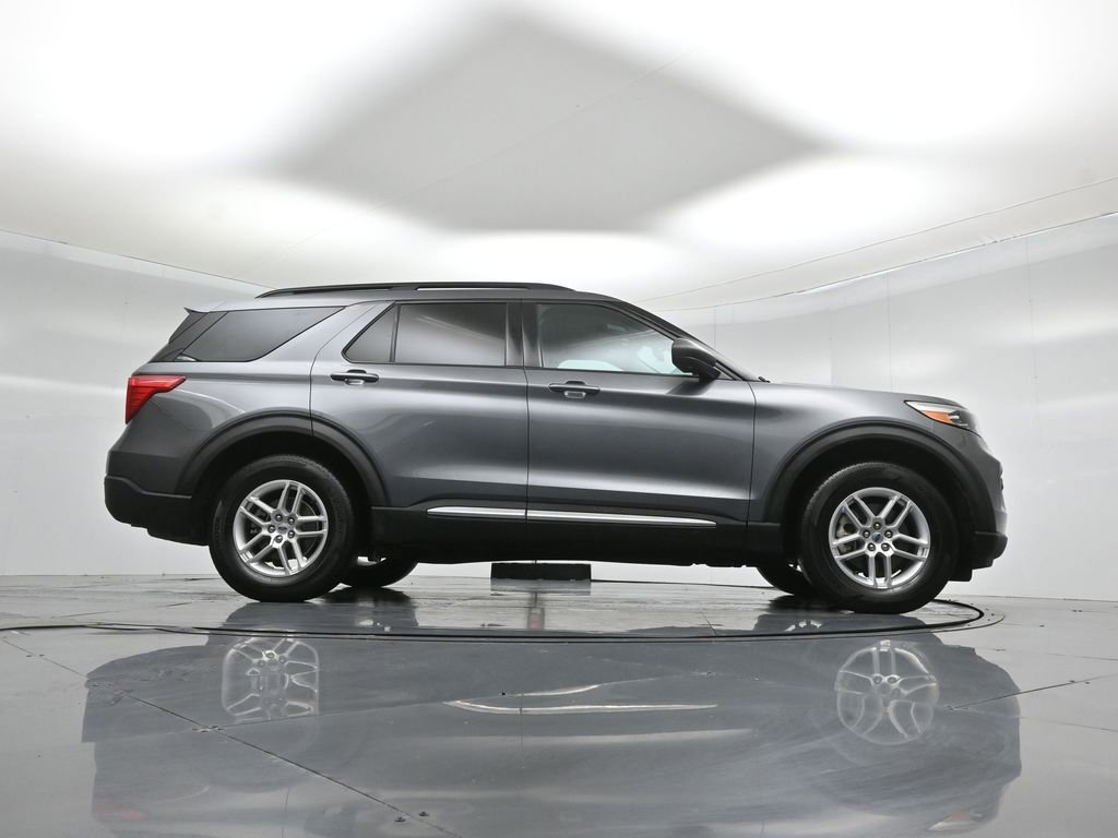 Certified 2022 Ford Explorer XLT w/ Class IV Trailer Tow Package image 9