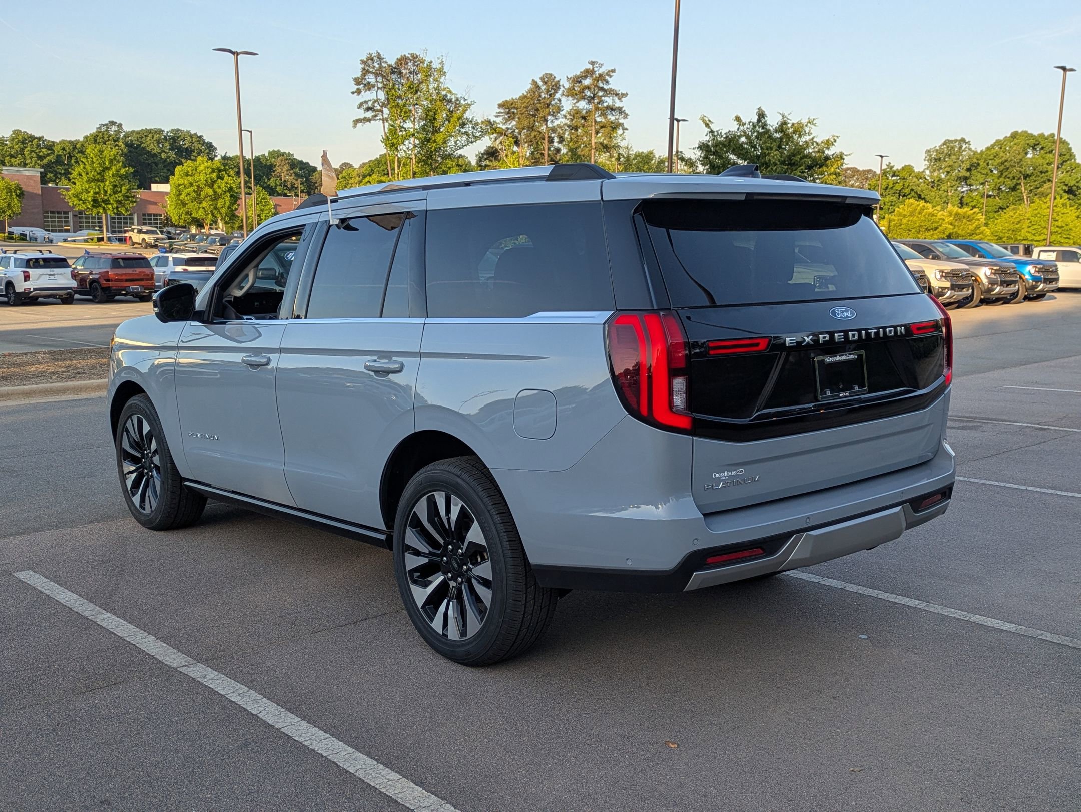 Certified 2025 Ford Expedition Platinum w/ Driver's Package AWD/4WD image 6