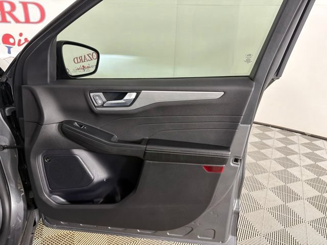 Certified 2024 Ford Escape Platinum w/ Premium Technology Package AWD/4WD image 32