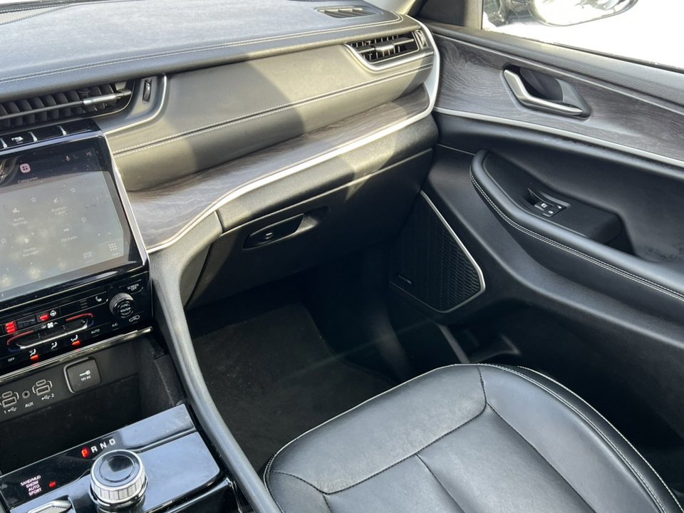 Used 2021 Jeep Grand Cherokee L Limited image 36