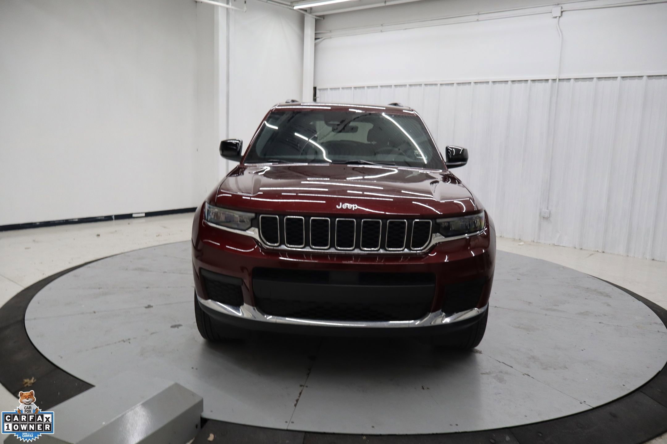 Used 2025 Jeep Grand Cherokee L Laredo RWD image 11
