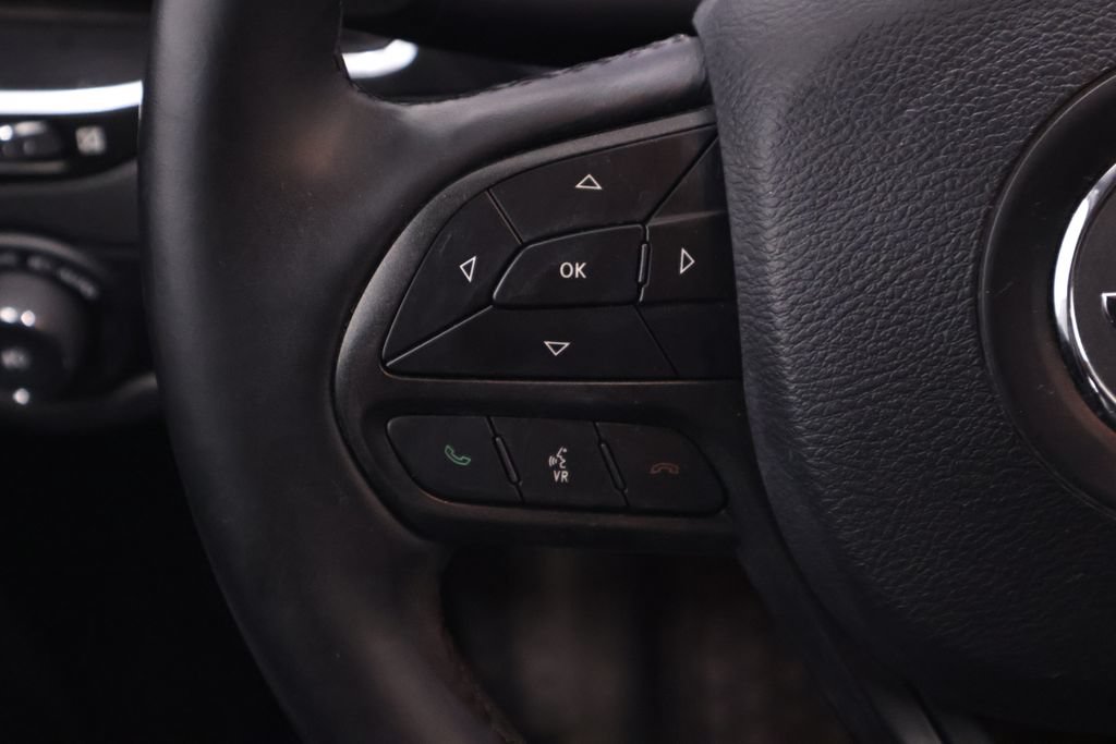 Used 2019 Jeep Cherokee Trailhawk w/ Cold Weather Group AWD/4WD image 23
