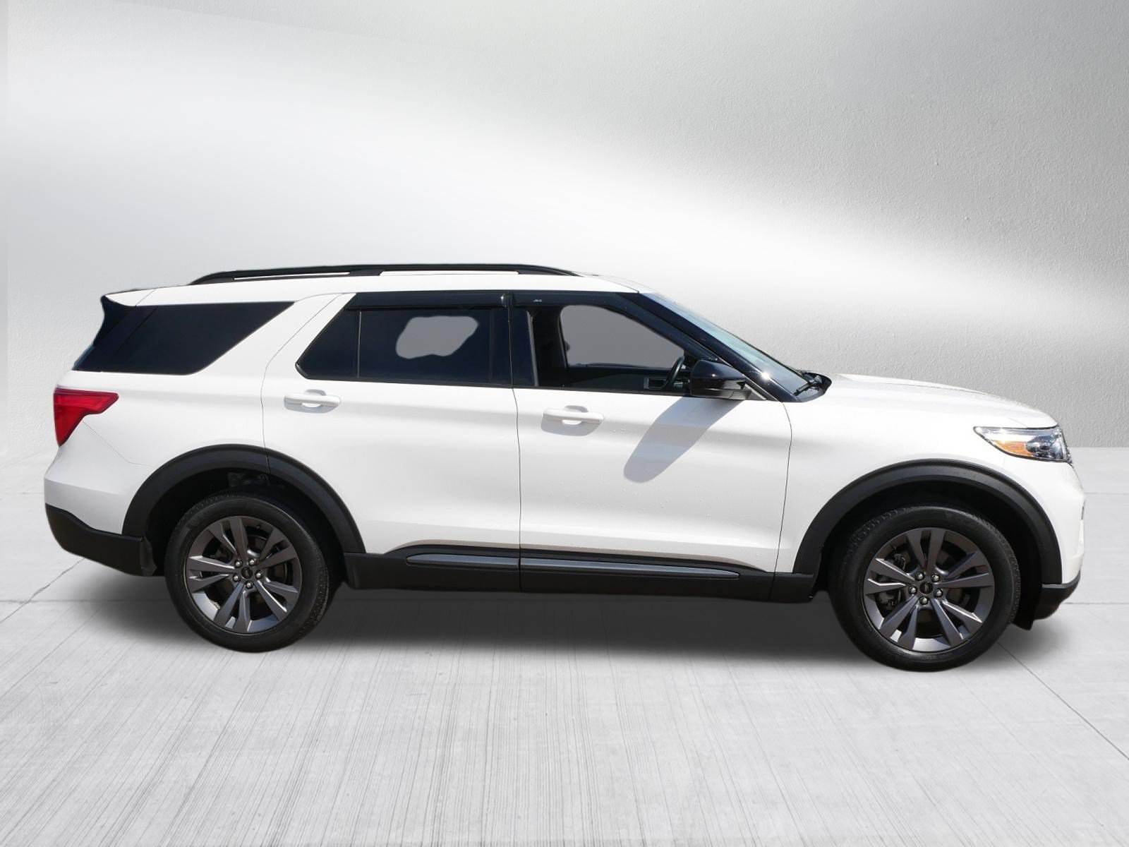 Certified 2023 Ford Explorer XLT w/ Equipment Group 202A AWD/4WD image 8