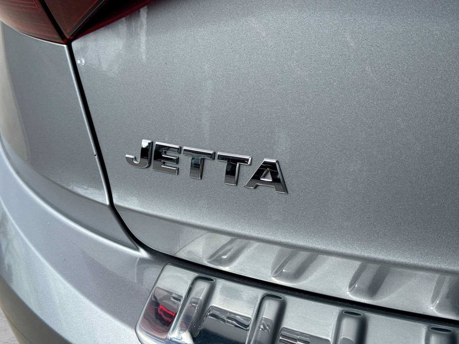 Used 2020 Volkswagen Jetta R-Line FWD image 12
