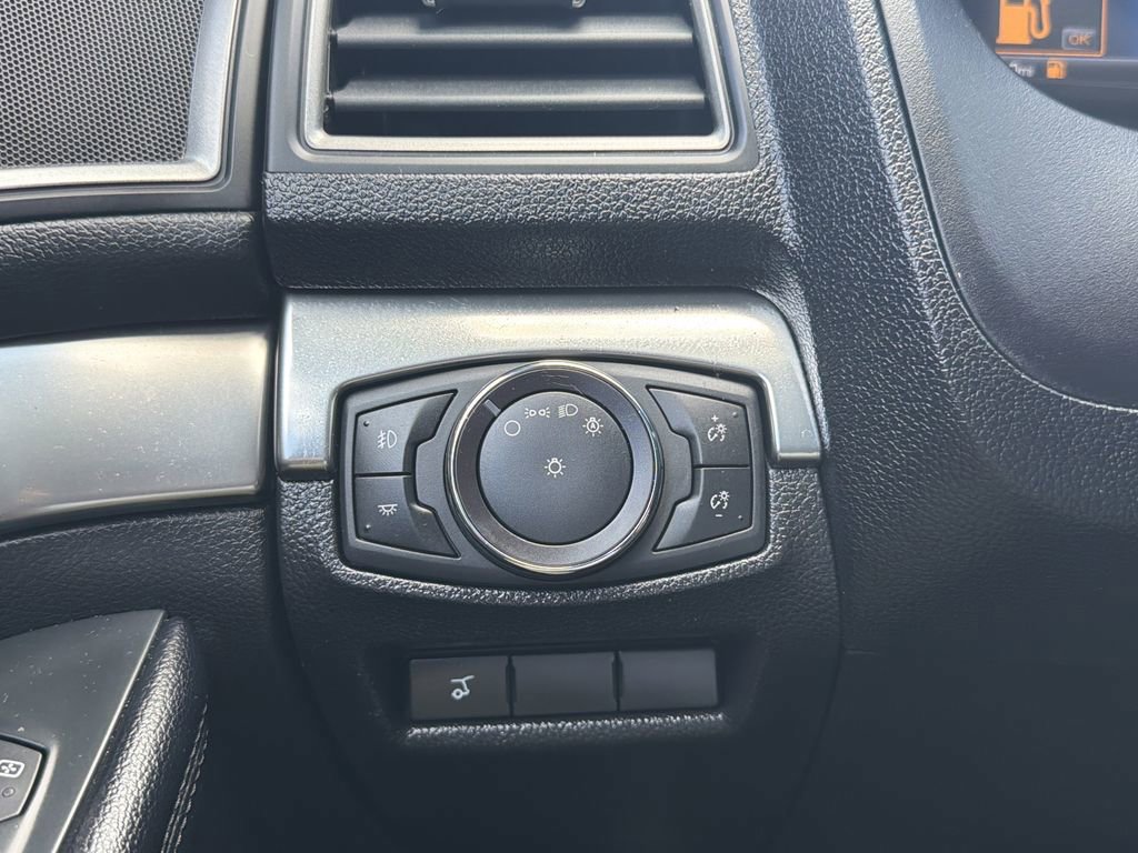 Certified 2018 Ford Explorer XLT w/ Equipment Group 202A image 29