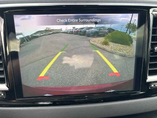 Used 2023 Chrysler Pacifica Touring-L FWD image 33