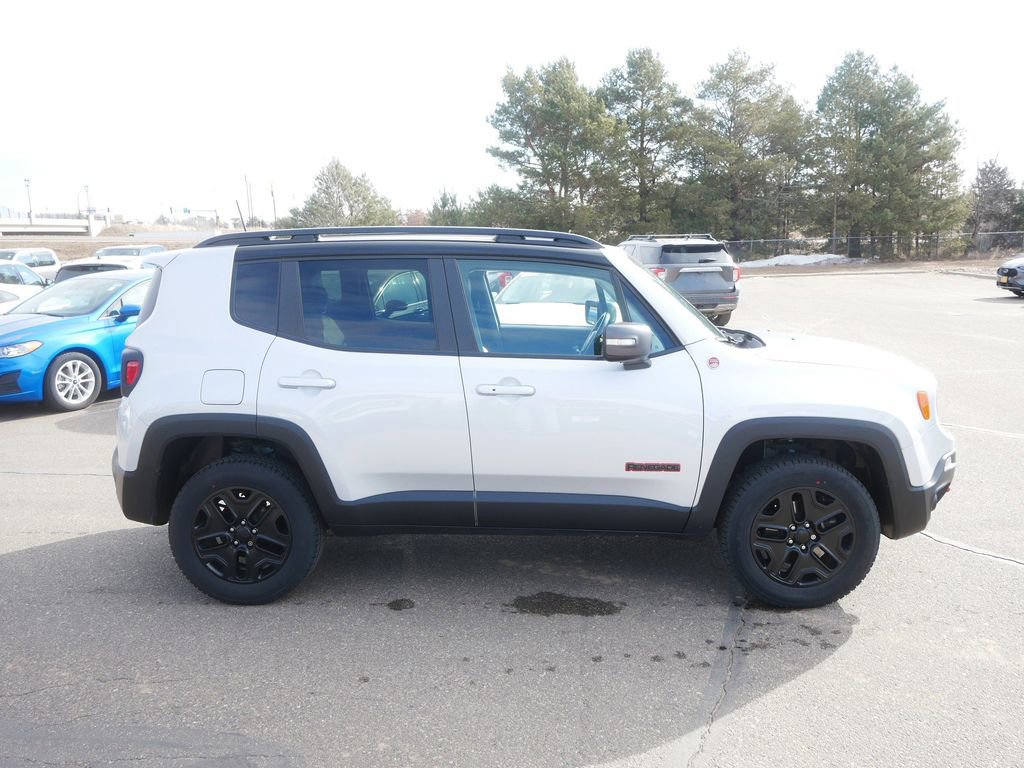 Used 2018 Jeep Renegade Trailhawk AWD/4WD image 4