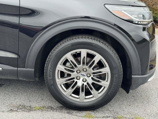 Certified 2026 Ford Explorer Platinum AWD/4WD image 3