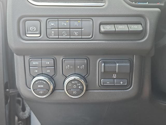 Used 2024 GMC Yukon AT4 w/ AT4 Premium Plus Package AWD/4WD image 32