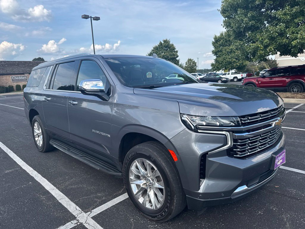 Used 2022 Chevrolet Suburban Premier RWD image 2
