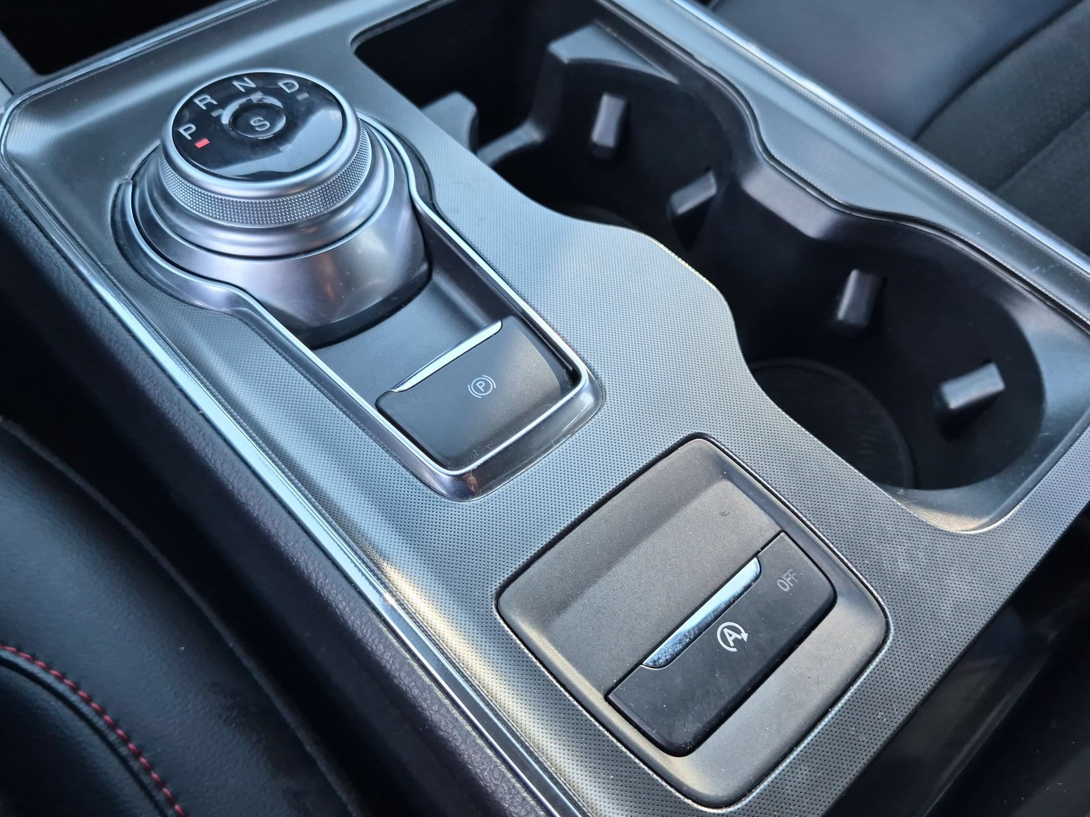 Certified 2024 Ford Edge ST-Line AWD/4WD image 17