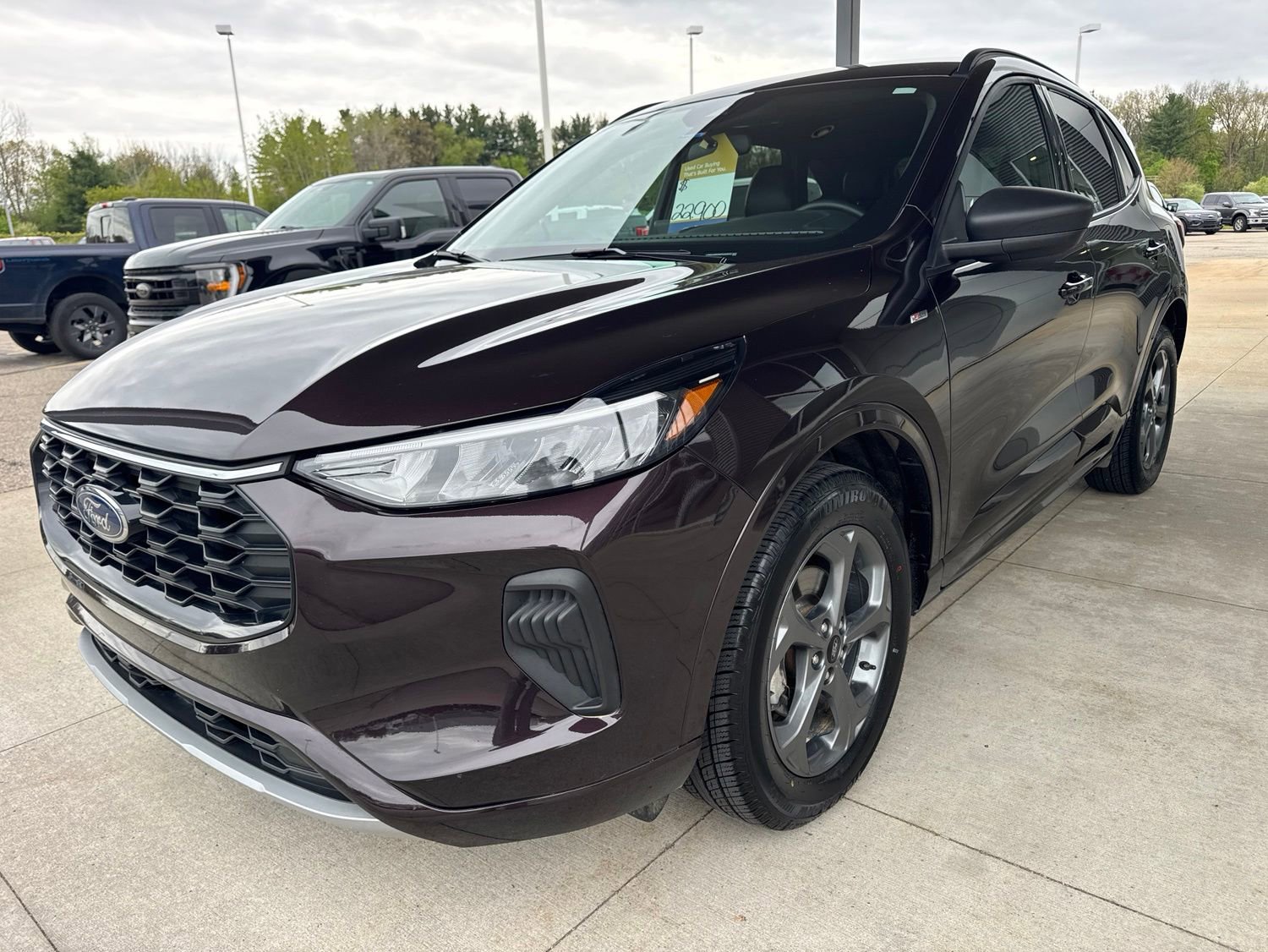 Certified 2023 Ford Escape ST-Line w/ Tech Pack #1 AWD/4WD image 4