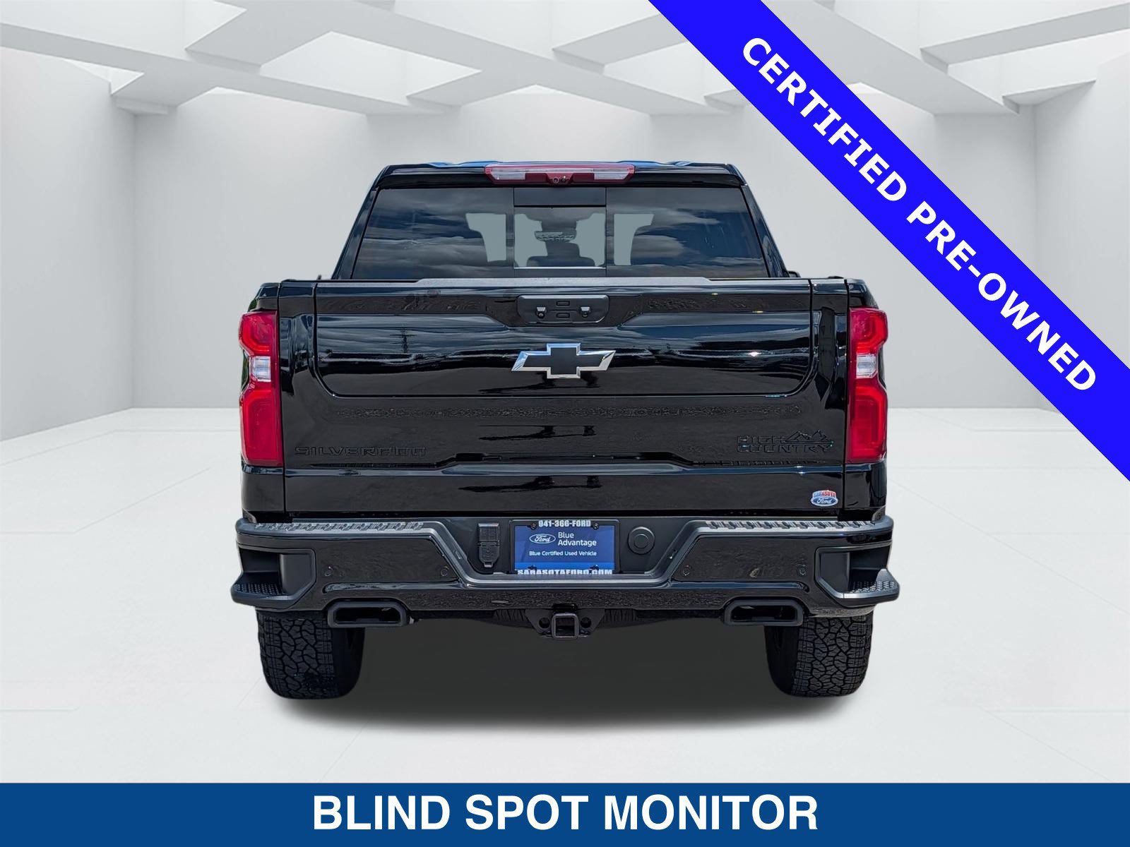 Used 2025 Chevrolet Silverado 1500 High Country w/ Midnight Edition AWD/4WD image 6