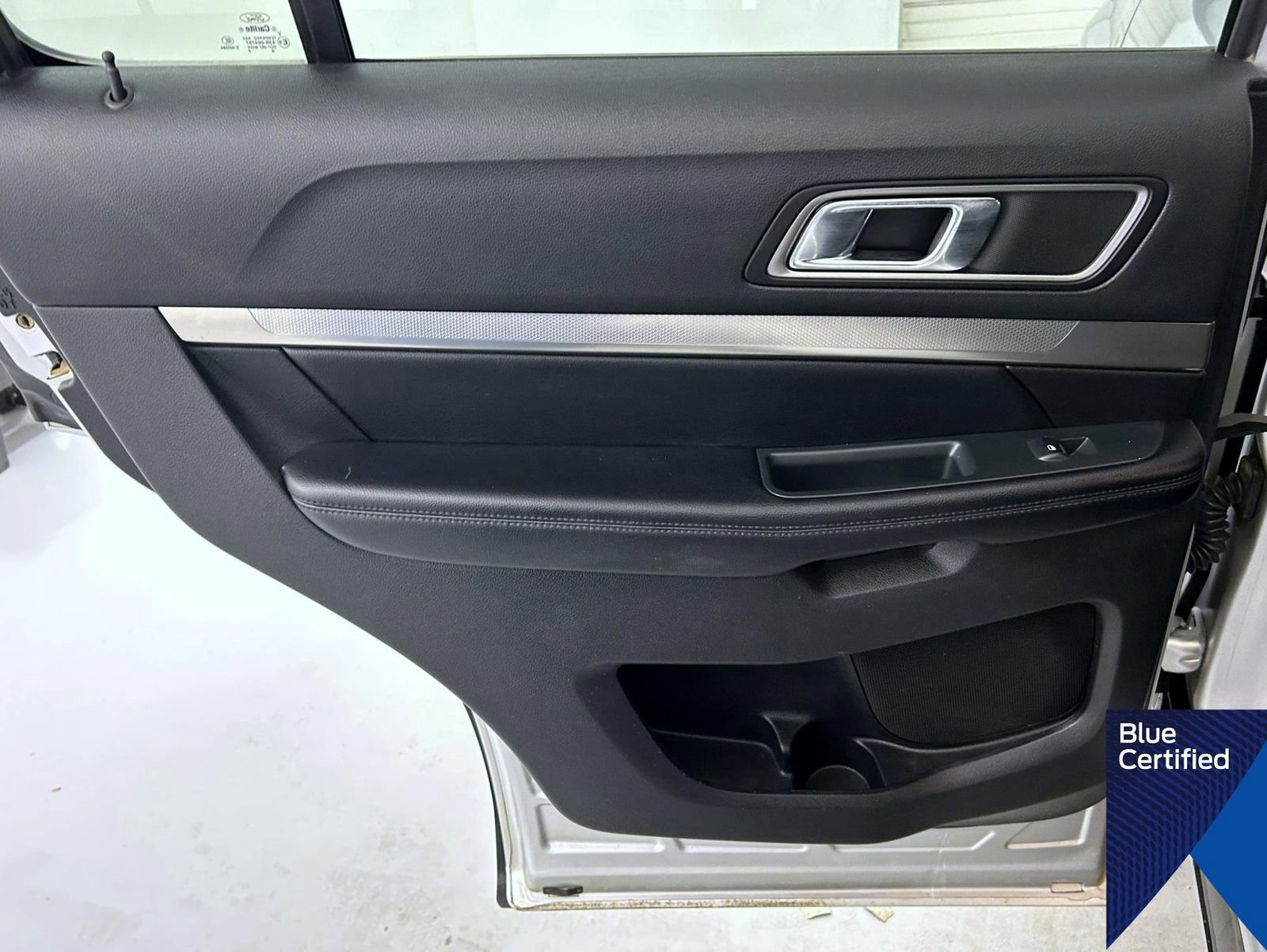 Certified 2018 Ford Explorer XLT w/ Equipment Group 202A image 21