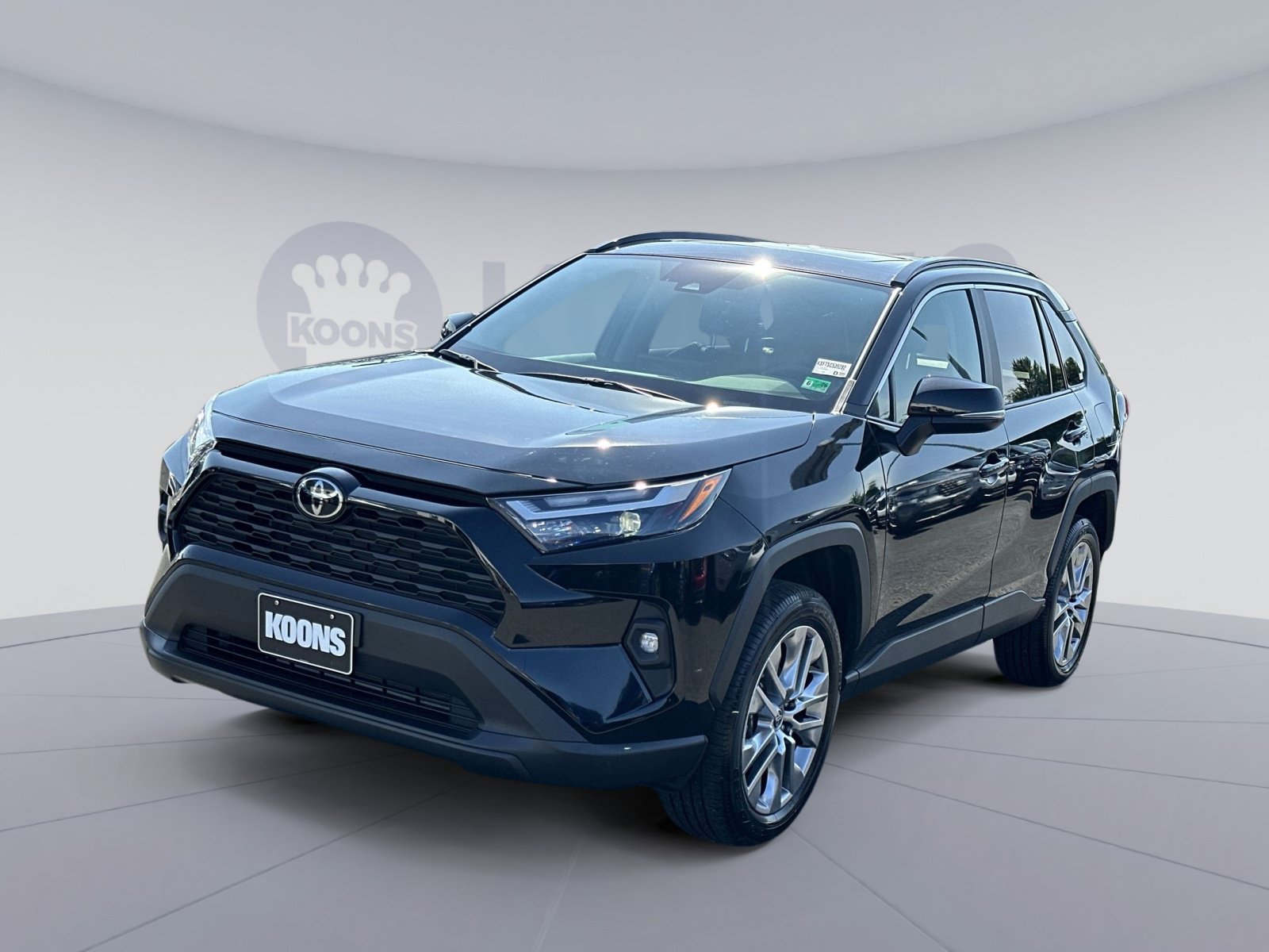 Used 2025 Toyota RAV4 XLE Premium w/ Weather Package AWD/4WD image 5