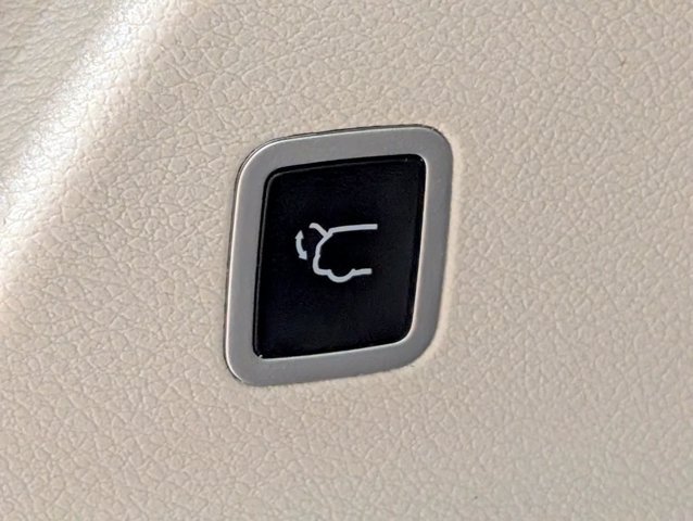 Used 2023 Chrysler Pacifica Touring-L FWD image 20