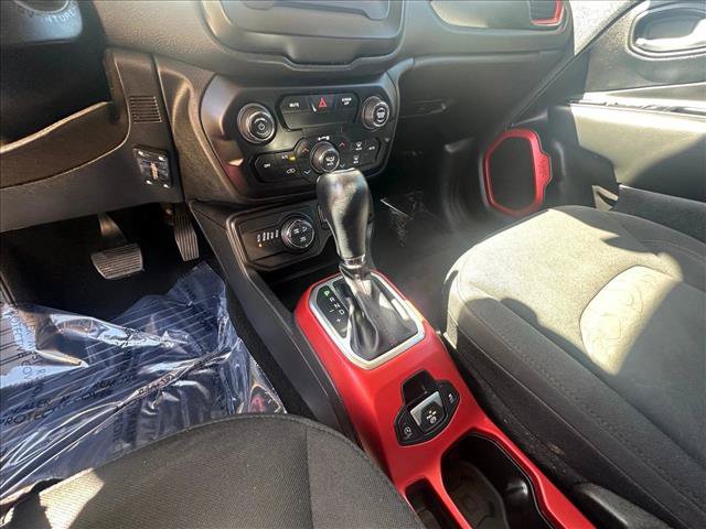 Used 2020 Jeep Renegade Trailhawk w/ Cold Weather Group AWD/4WD image 12