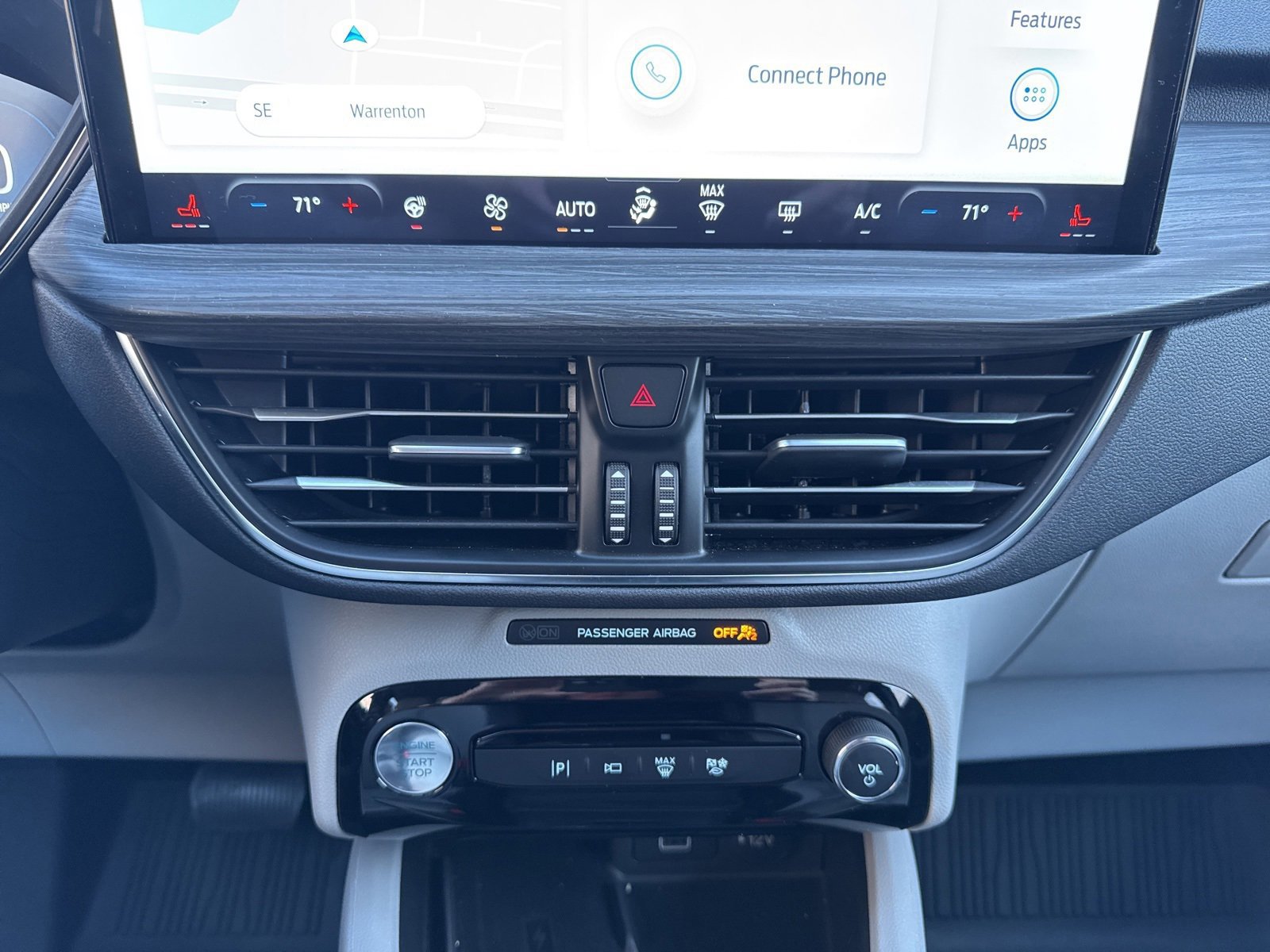 Certified 2025 Ford Escape SE w/ PHEV Premium Package image 24