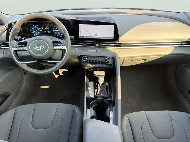 Used 2025 Hyundai Elantra SEL FWD image 16