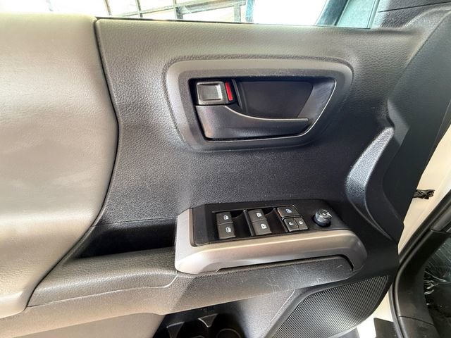 Used 2023 Toyota Tacoma SR5 AWD/4WD image 11