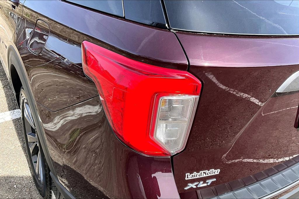 Certified 2022 Ford Explorer XLT w/ Equipment Group 202A AWD/4WD image 31