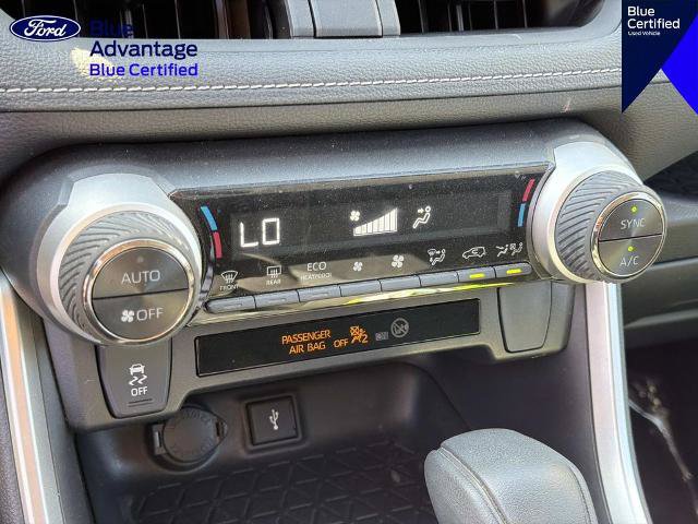 Used 2021 Toyota RAV4 LE AWD/4WD image 25