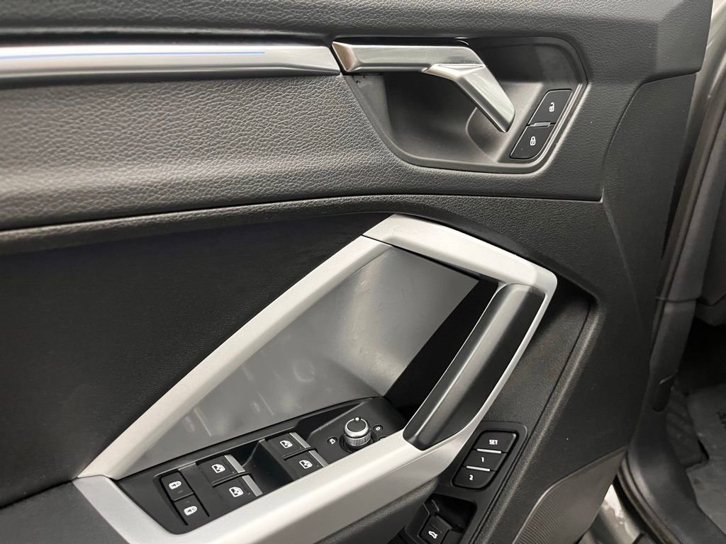 Used 2023 Audi Q3 2.0T Premium Plus w/ Premium Plus Package image 17