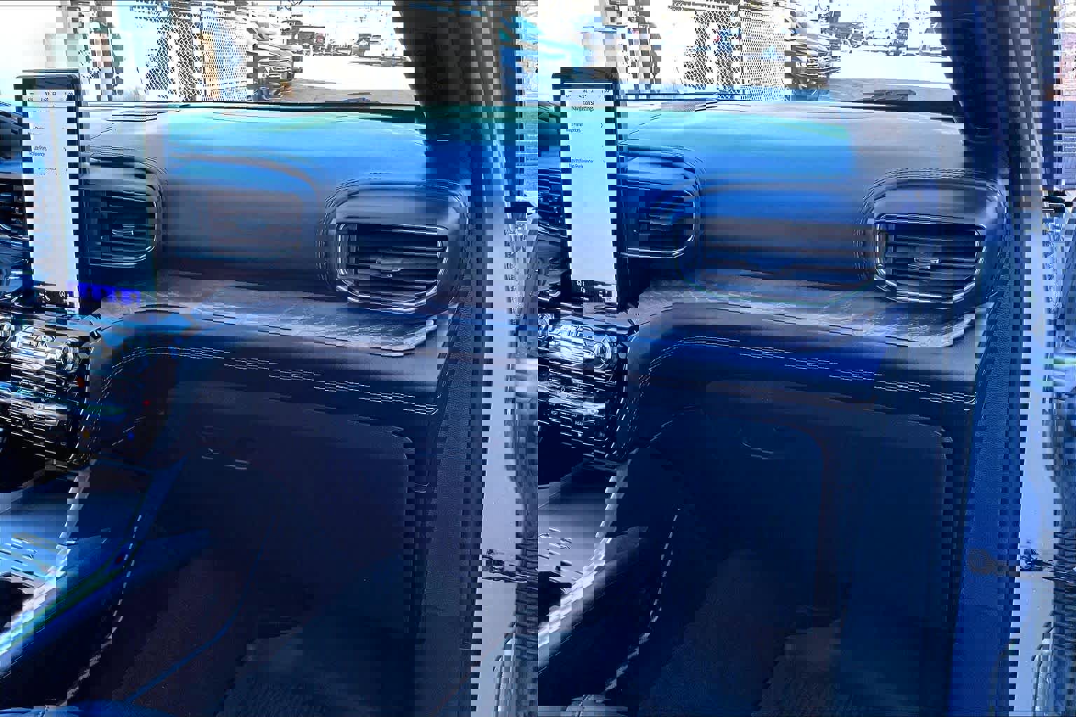 Certified 2022 Ford Explorer Platinum w/ Equipment Group 601A image 20