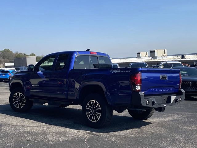 Used 2022 Toyota Tacoma TRD Sport image 3