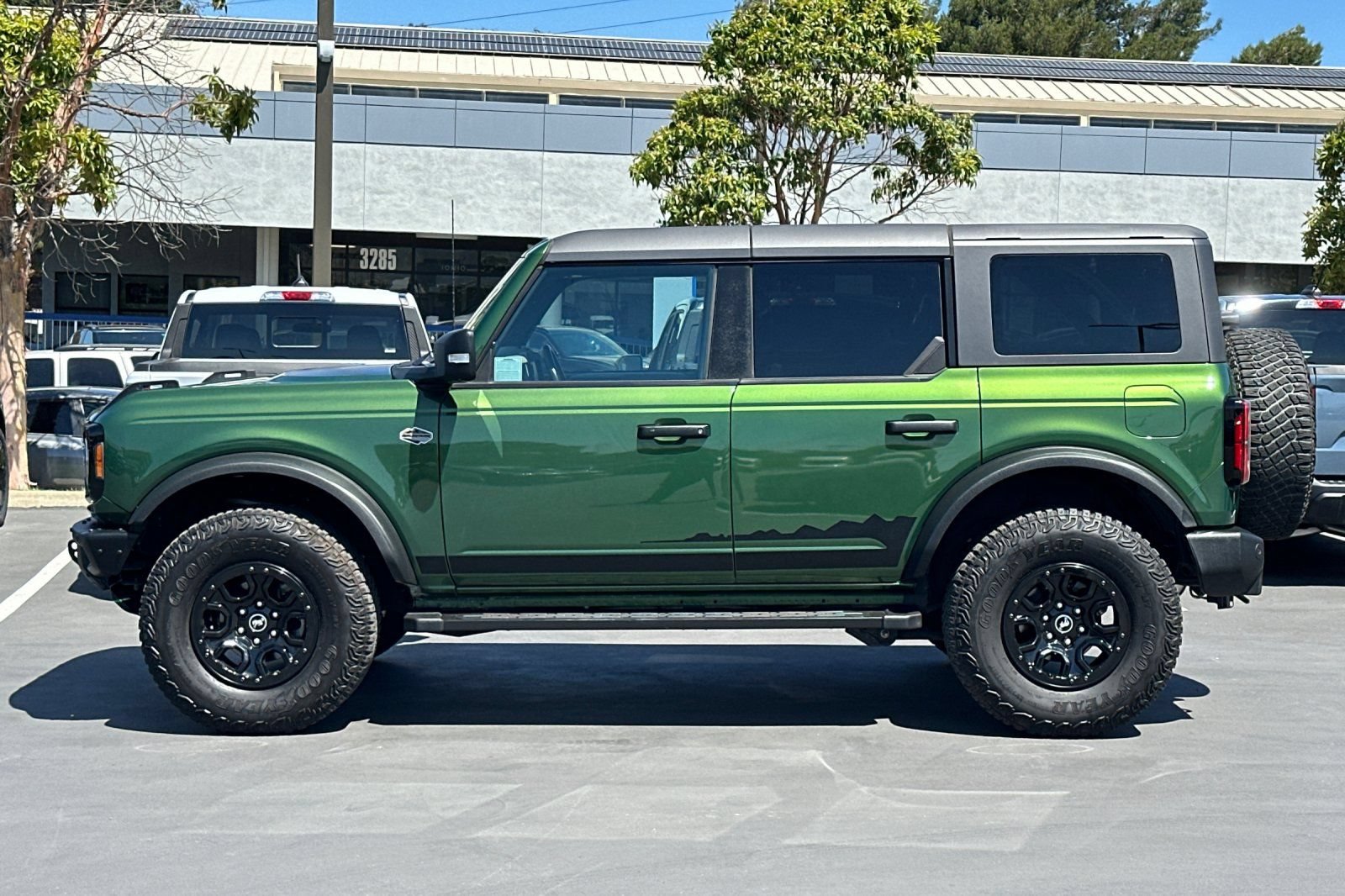 Certified 2024 Ford Bronco Wildtrak AWD/4WD image 10