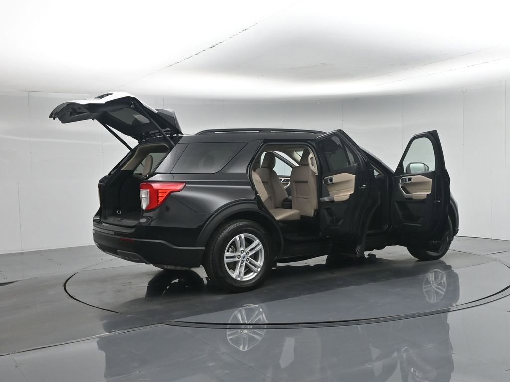 Certified 2024 Ford Explorer XLT w/ Equipment Group 202A RWD image 6